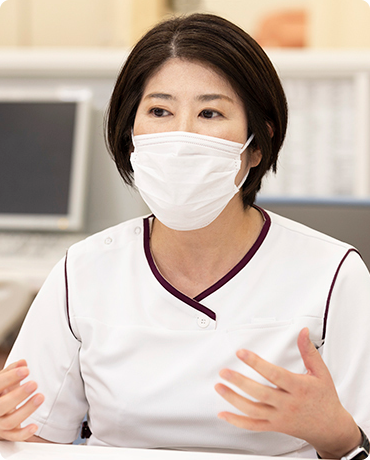 写真：通院治療室主任（がん化学療法認定看護師）八柳 千春 さん